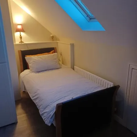 Cloonboo With Tours Sleeps 12 Holiday home *