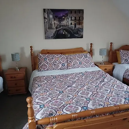 Cloonboo With Tours Sleeps 12 Holiday home