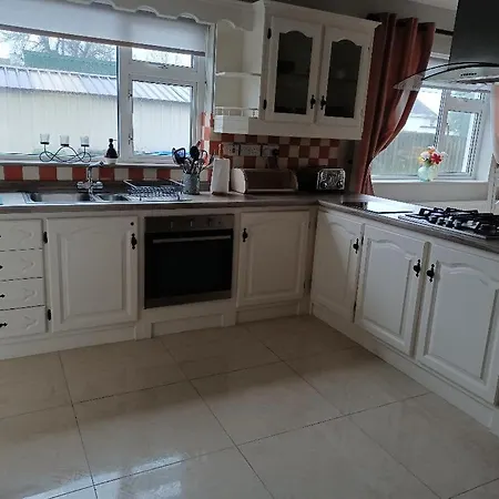 Cloonboo With Tours Sleeps 12 * Galway