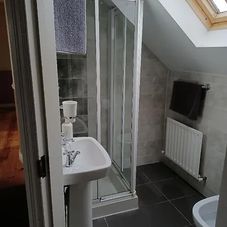 Cloonboo Lodge 9 Beds Sleeps 12 Galway