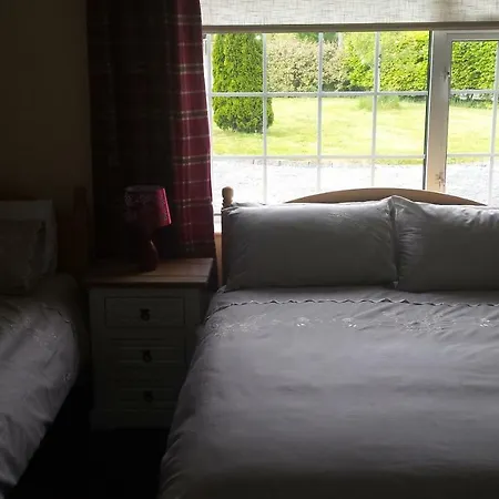 Cloonboo With Tours Sleeps 12 Galway