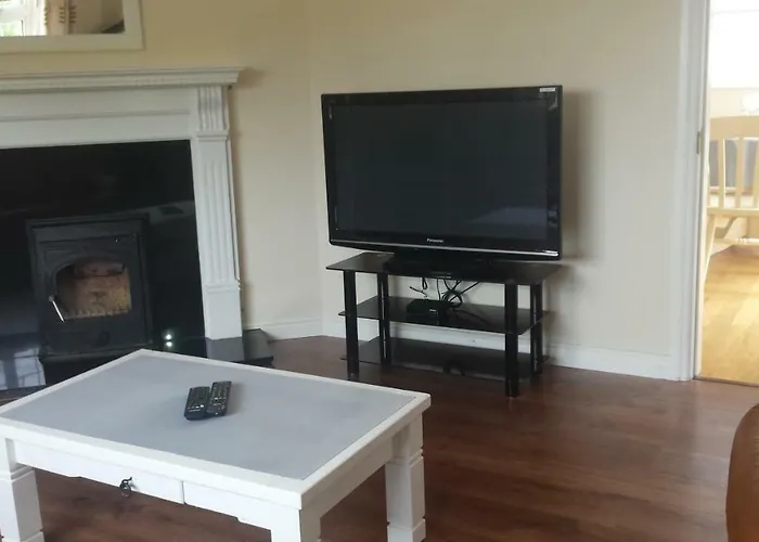 Prázdninový dům Cloonboo 9 Beds Sleeps 12 *