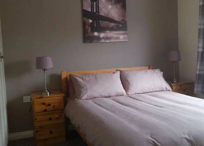Cloonboo 9 Beds Sleeps 12 * Galway